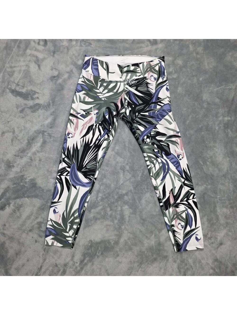 Calvin Klein Performance Tropical Leaf Capri Leggings sz Med
